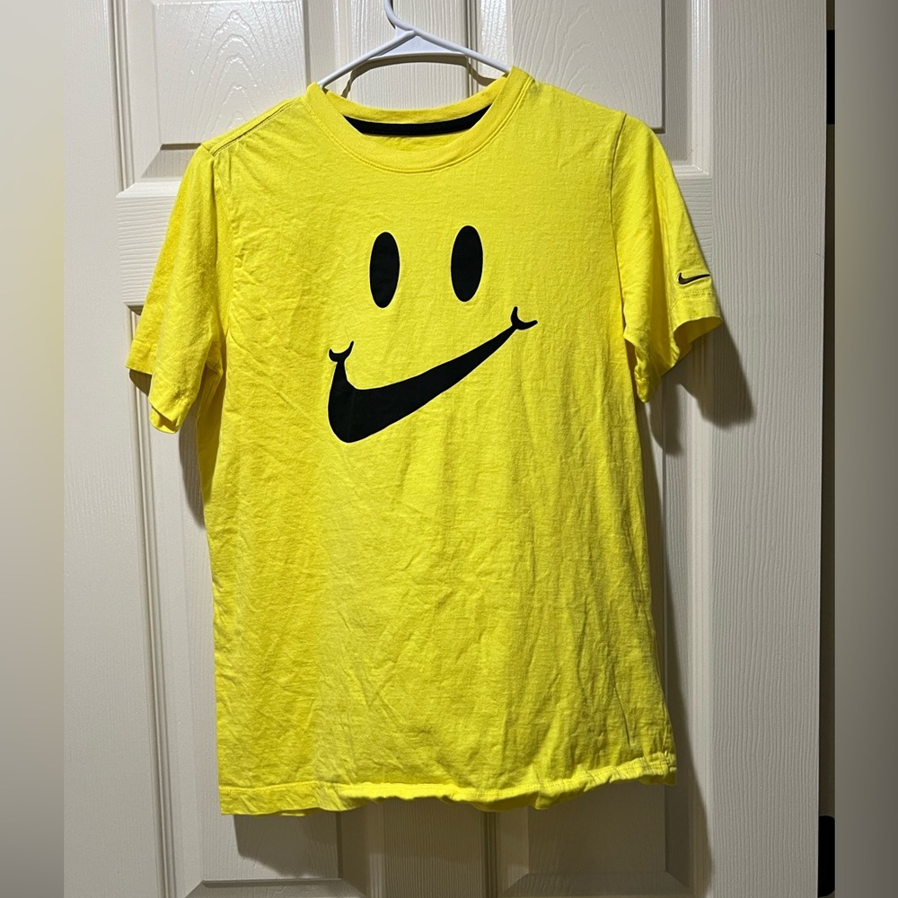 Nike T Shirt Limited Edition Go The Extra Smile Yellow Youth XL